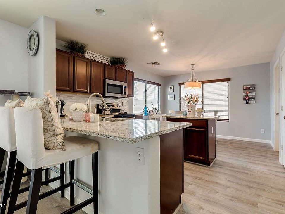 1st image of 40372 W Thornberry Ln