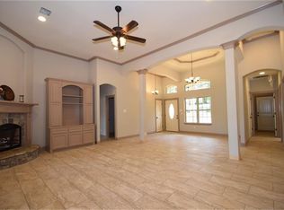 1704 E Lake Dr, Huntsville, TX 77340