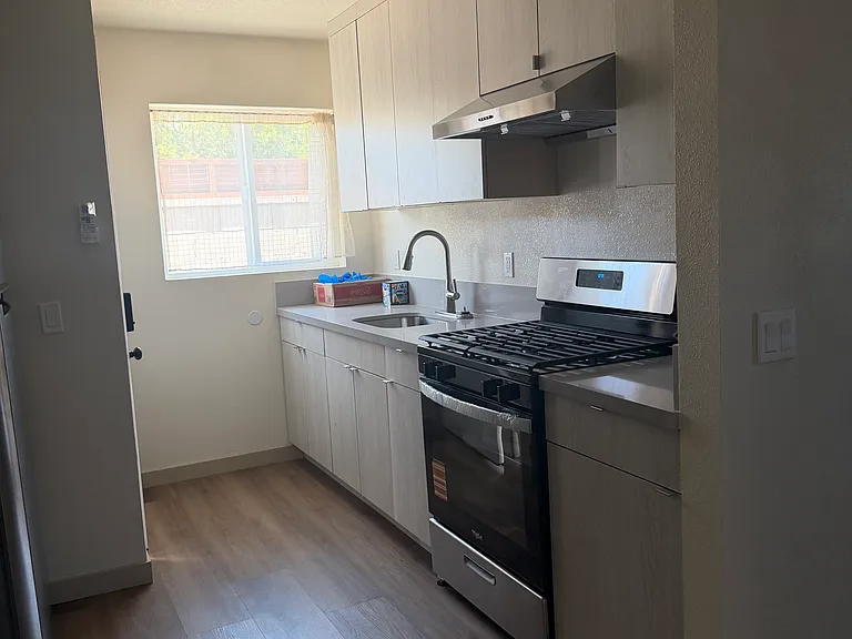 1803 James Pl — Photo 3