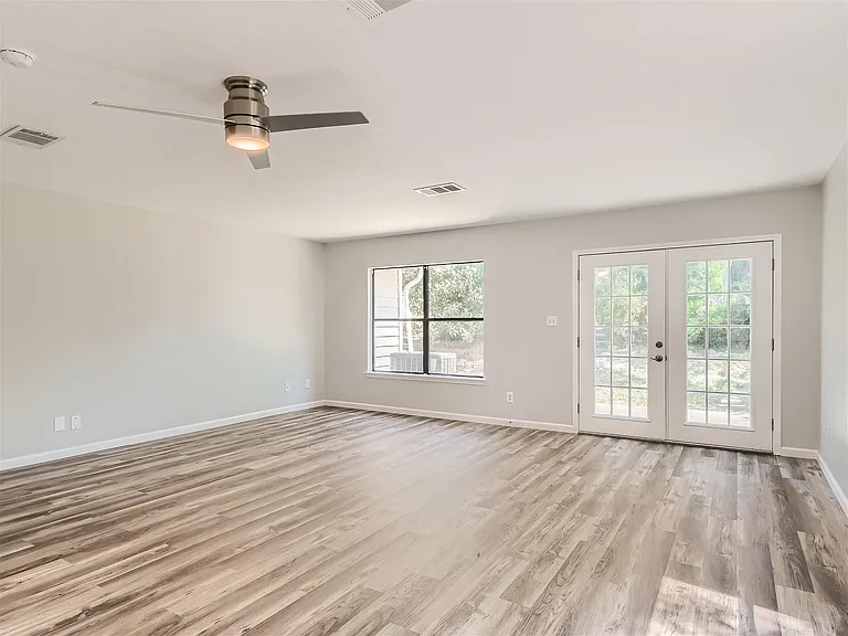 1520 Curameng Cv — Photo 5