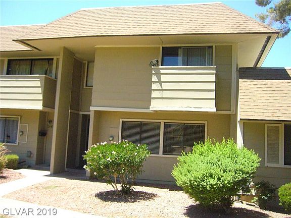 3rd image of 2443 Paradise Village Way