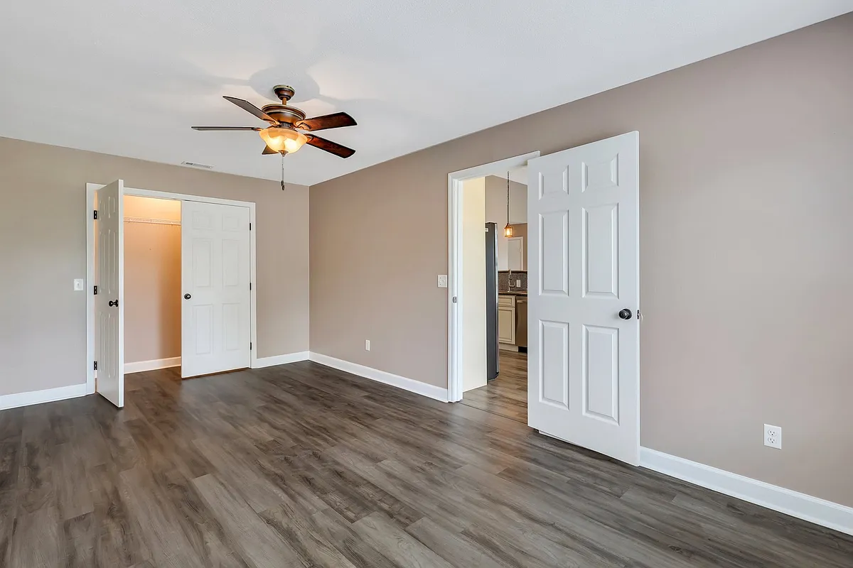 Building Photo - 1300 Forest Lake Dr