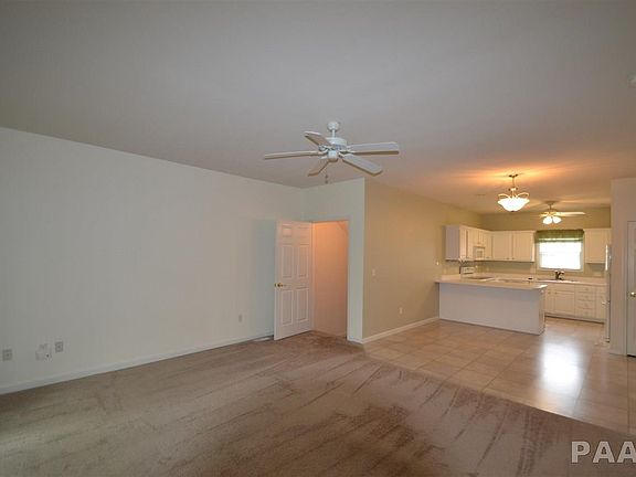 5th image of 932 W Trailcreek Dr