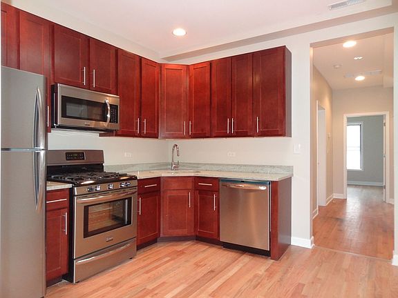 3rd image of 1804-06 N Sheffield Ave #1801-11
