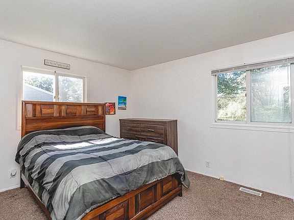 2nd image of 2630 Lucerne Dr