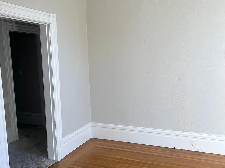 1360 Clarke St #1360 — Photo 12