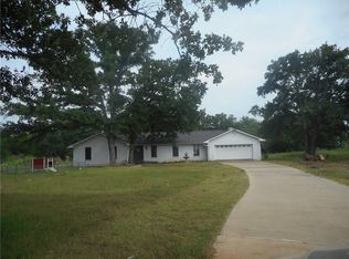 10 County Road Ne 2060, Mount Vernon, TX 75457