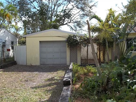 4th image of 1470 SW 28th St