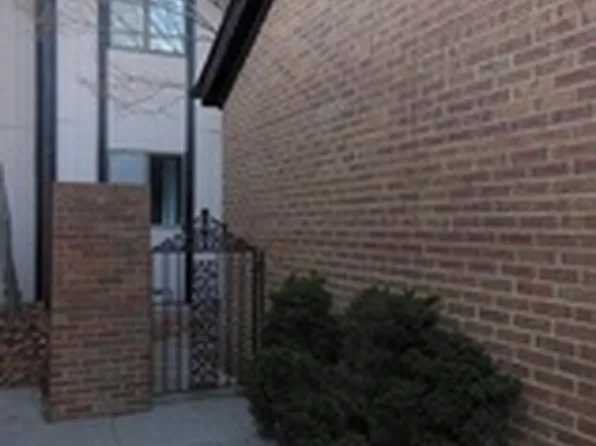5226 Brett Ct #1, West Bloomfield, MI 48322