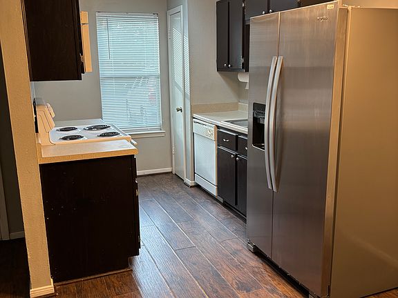 2nd image of 1004 Navarro Dr #1004