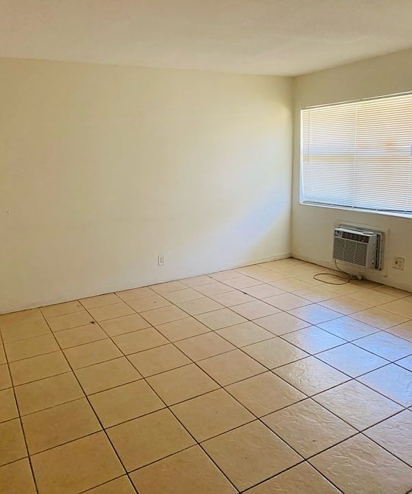 1st image of 237 SE Park St APT B