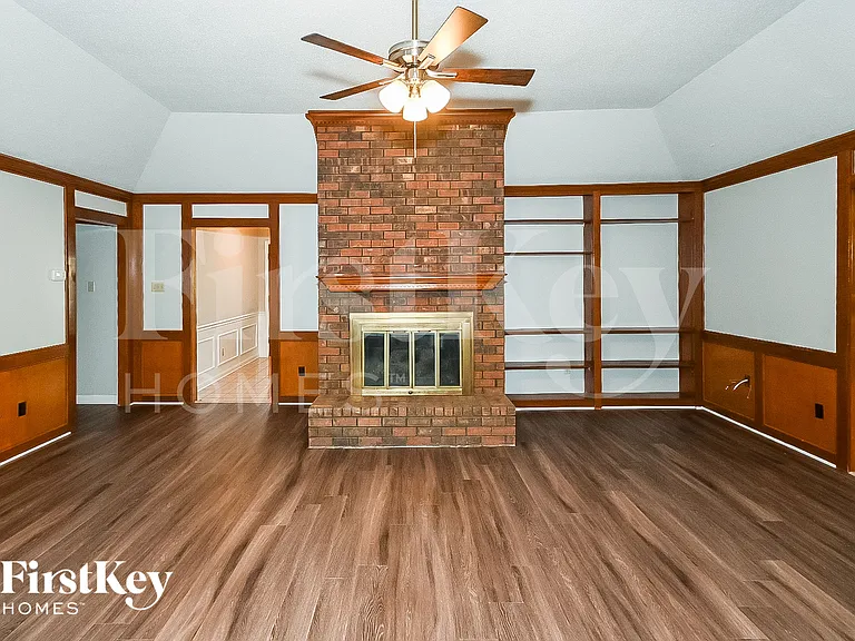 3004 Cane Creek Dr — Photo 2