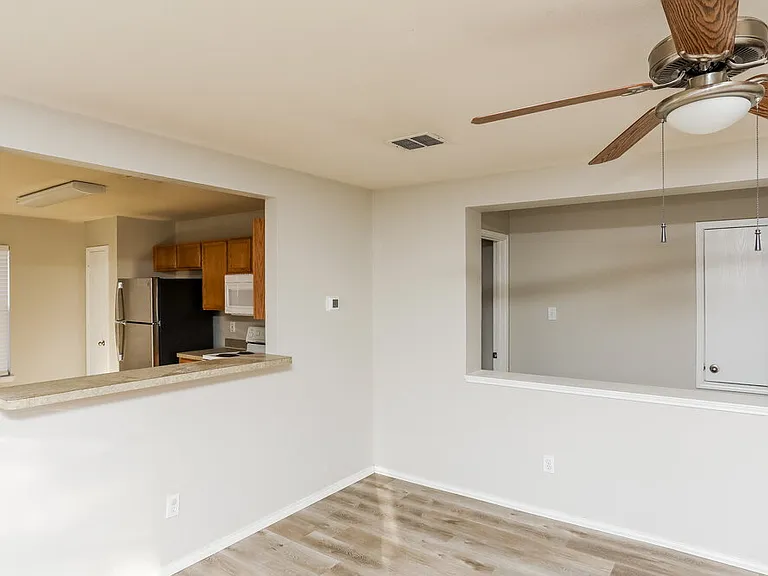 745 Capricorn St — Photo 6