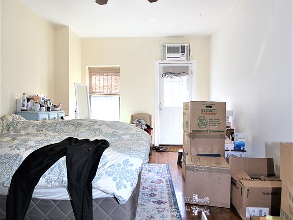 4th image of 234 8th St APT 1R