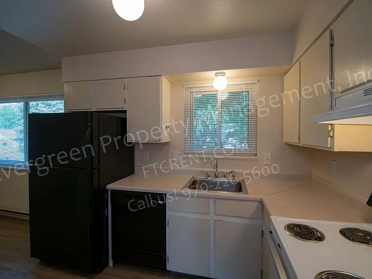 211 N Shields St — Photo 22