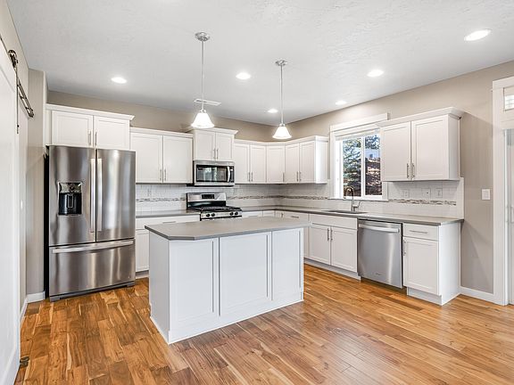 4th image of 20496 SE Clover Crest Ct