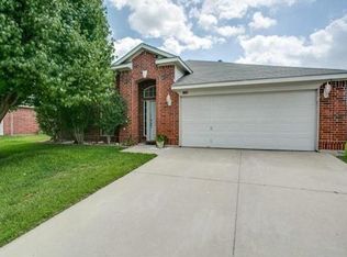 5720 San Felipe Dr, Haltom City, TX 76137