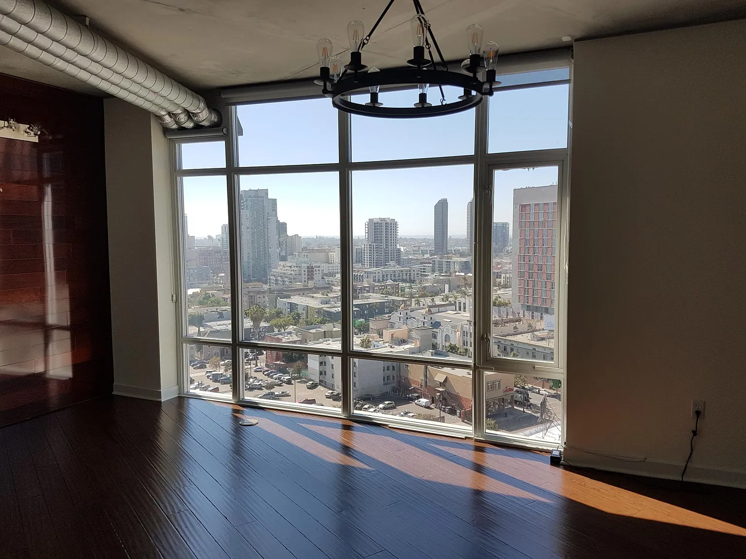 1 bed, 1029 sqft, $3,300 — Photo 2