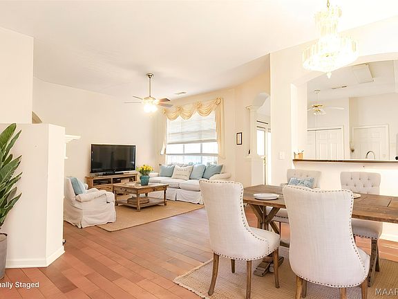 3rd image of 8725 Stoneridge Pl
