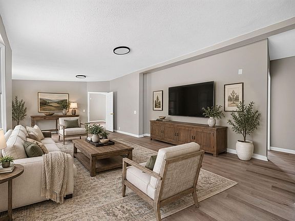 4th image of 4412 Reona Ave