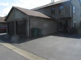 150 Eagle Point Rd APT F, Fox Lake, IL 60020