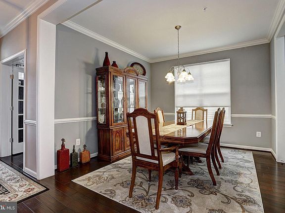 2nd image of 2433 Macallister Ln
