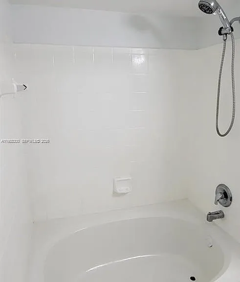 2921 NE 185th St #1202 — Photo 25