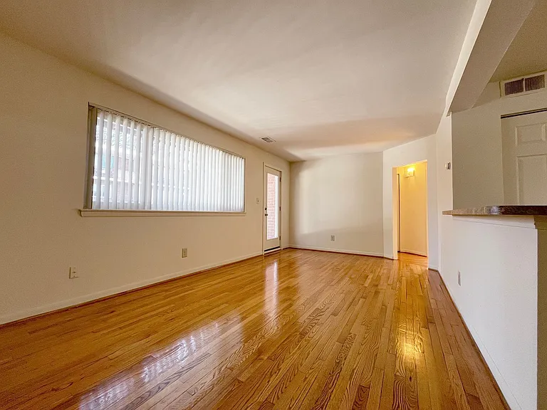 HIckory Heights Apartments — Photo 29