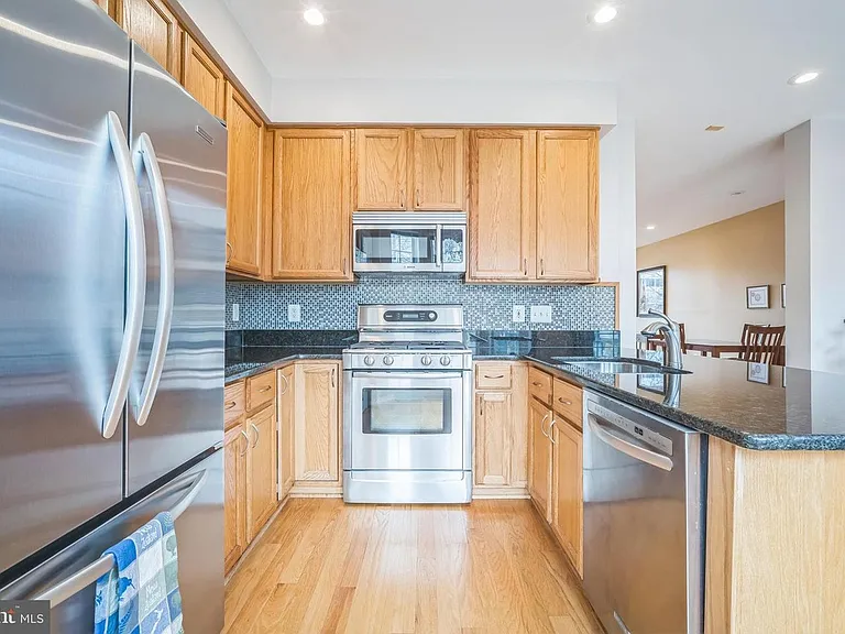11551 Laurel Lake Sq — Photo 6