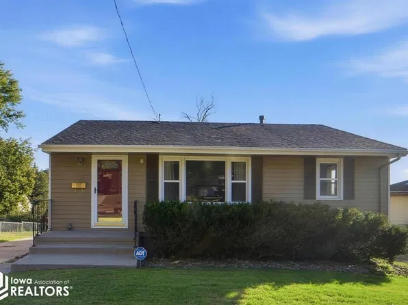 2637 Grandview Ave, Des Moines, IA 50317