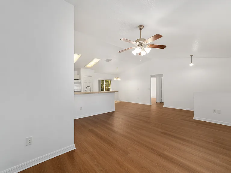7184 Hemlock Loop — Photo 9