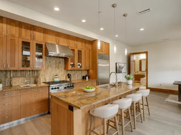 1077 Canyon Blvd #211, Boulder, CO 80302
