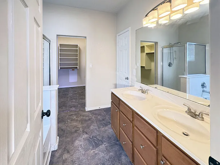 2036 Violeta Way SE — Photo 16