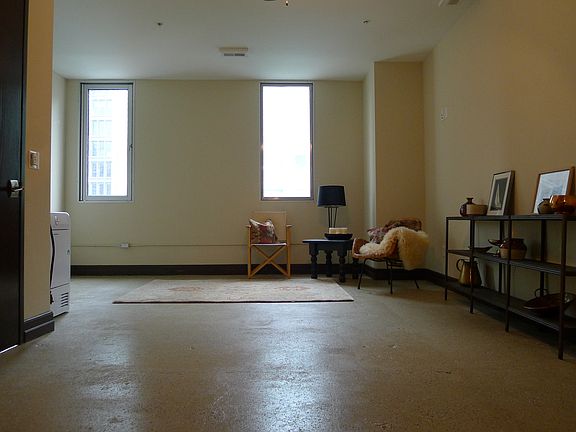 3rd image of 735 Griswold St APT 601