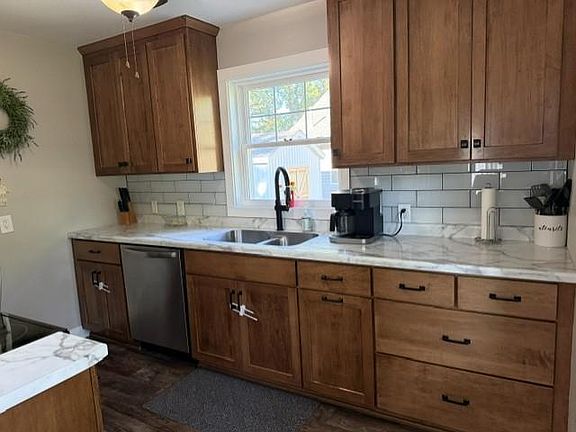 2nd image of 800 N Marshall Ave
