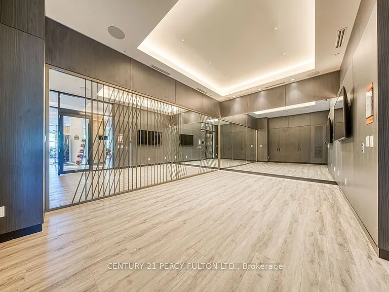 60 Central Park Dr #1802 — Photo 28