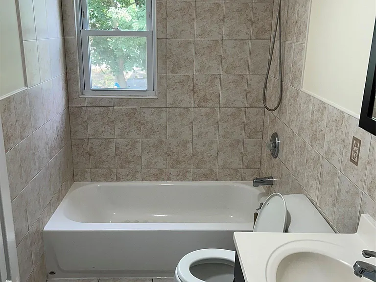 42 Benburb St — Photo 8
