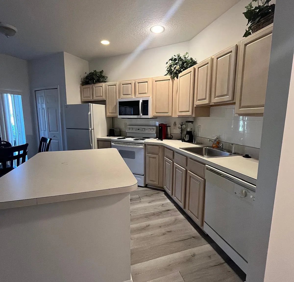 1 bed, 1.0 bath, 1196 sqft, $1,750 — Photo 4