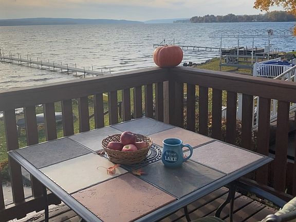 Lovely patio table and chairs on the deck. Prefect spot for morning coffee or evening glass of wine!