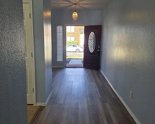 2nd image of 12652 Oakwood Cir