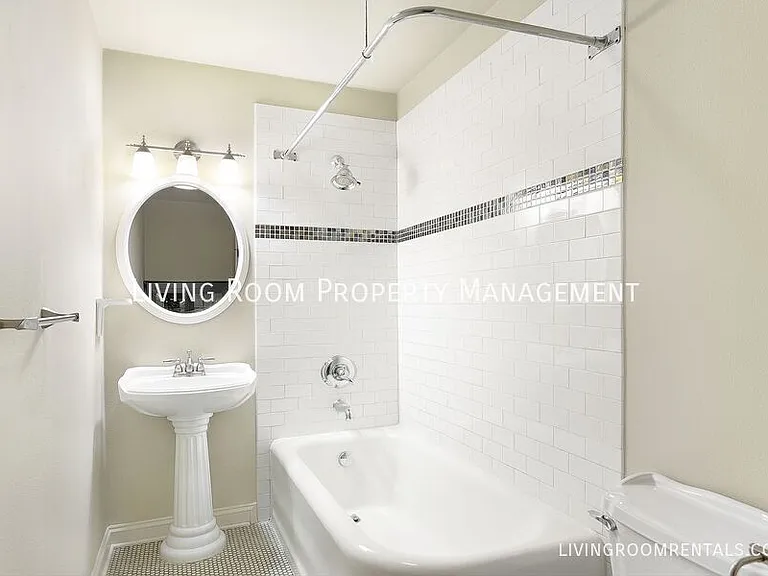 2076 NW Johnson St #104 — Photo 12