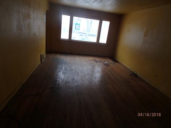 4th image of 12726 S Throop St