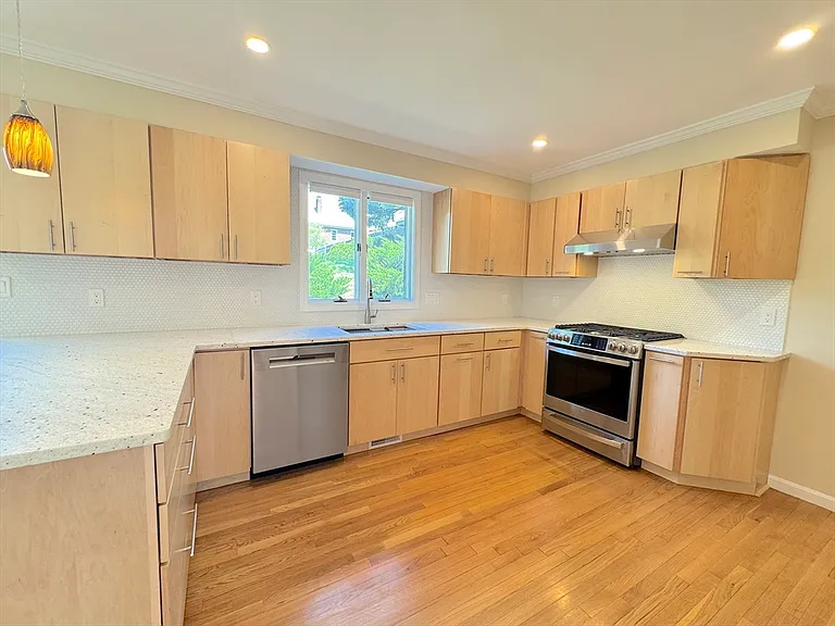 298 Adams St #- — Photo 4