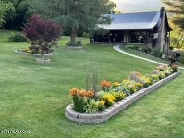 5349 Dr Thomas Walker Rd, Rose Hill, VA 24281