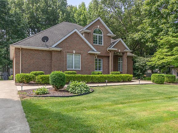 3rd image of 1400 Silver Creek Pl