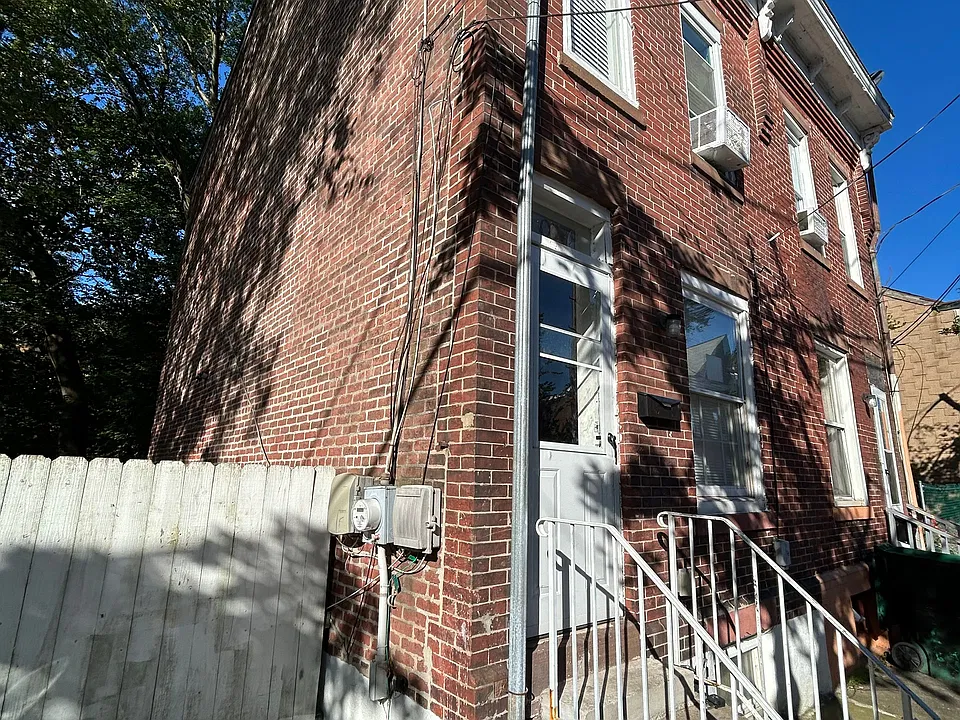 51 Asbury St