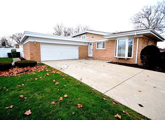 3rd image of 2418 E Martindale Dr