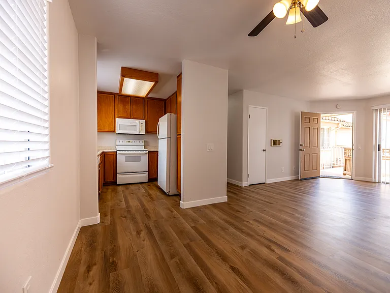 265 Ash Ave #D — Photo 6