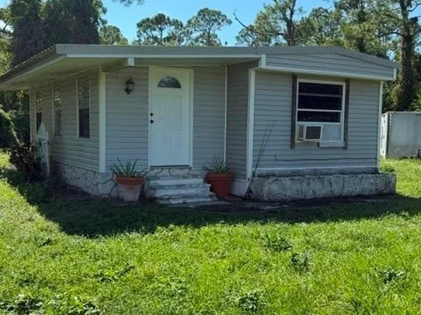 18341 Wayne Dr, North Fort Myers, FL 33917