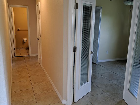 5th image of 3885 Valley Ln